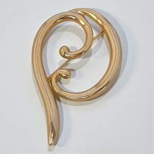 Vintage Gold Tone Letter P Monogram Swirl Brooch Classic Initial Pin Design